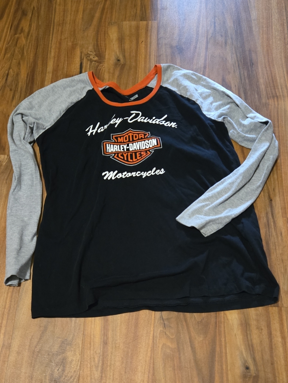 Black and Gray Long-Sleeve Harley Davidson Top